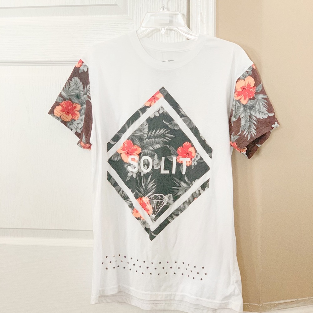 SO LIT graphic tee shirt